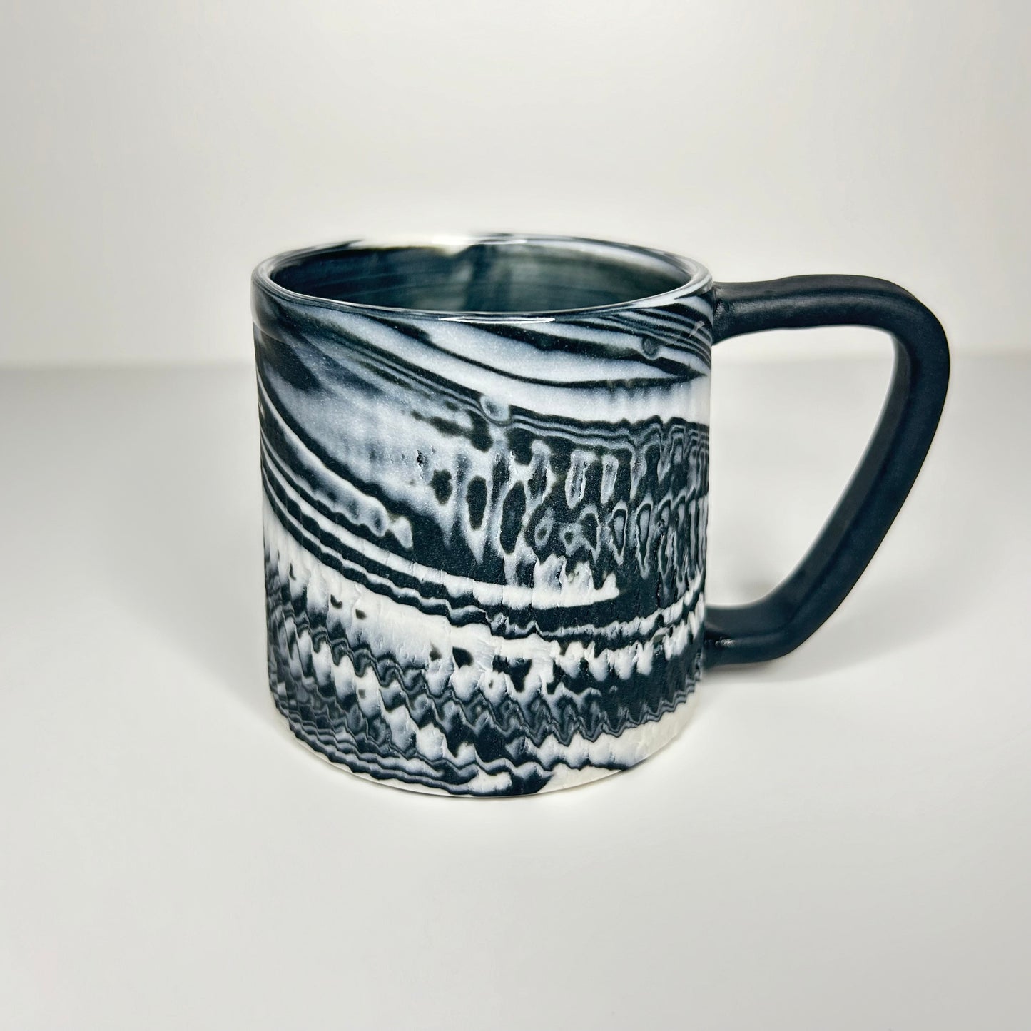 Black and White Chattered Porcelain Mug