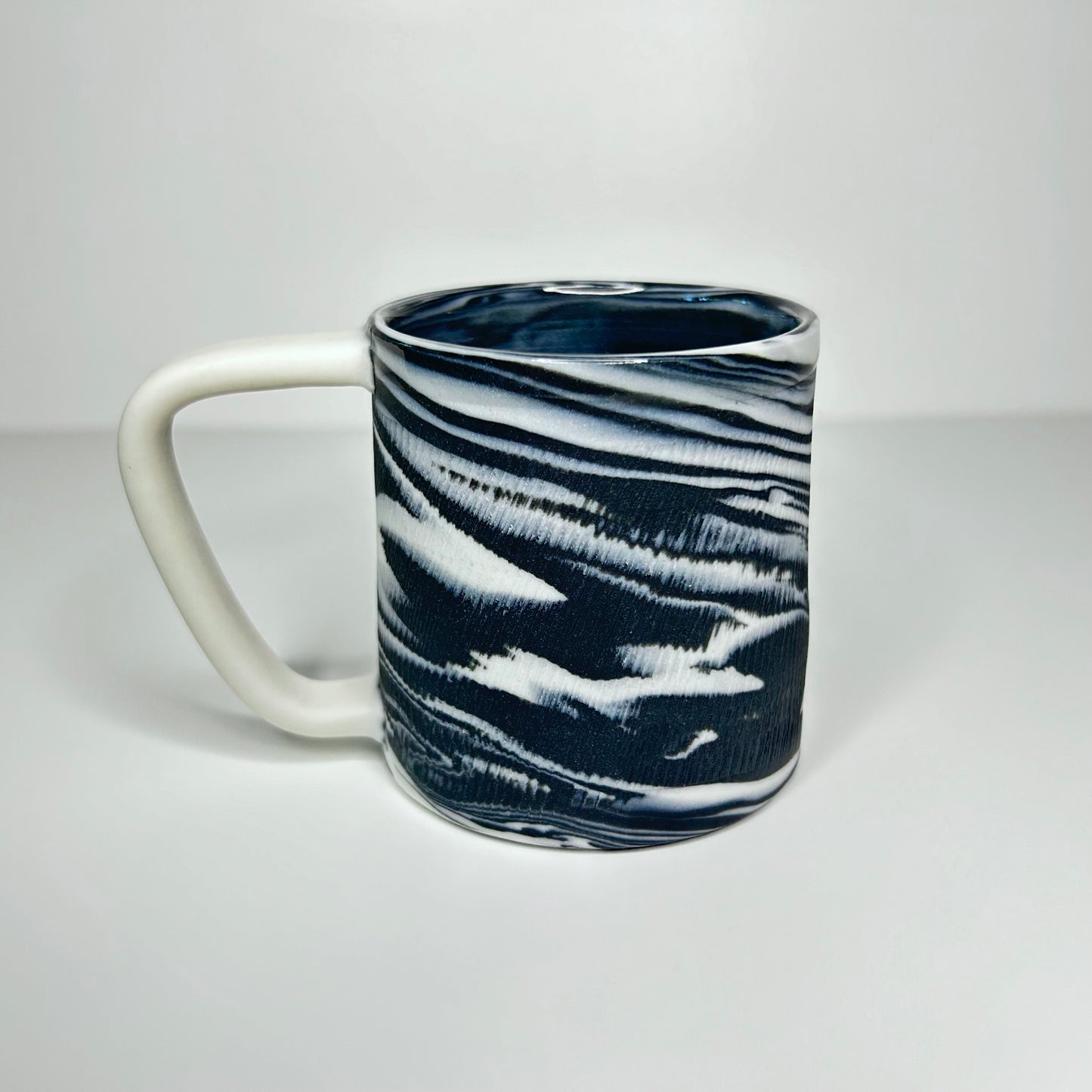 Black and White Chattered Porcelain Mug