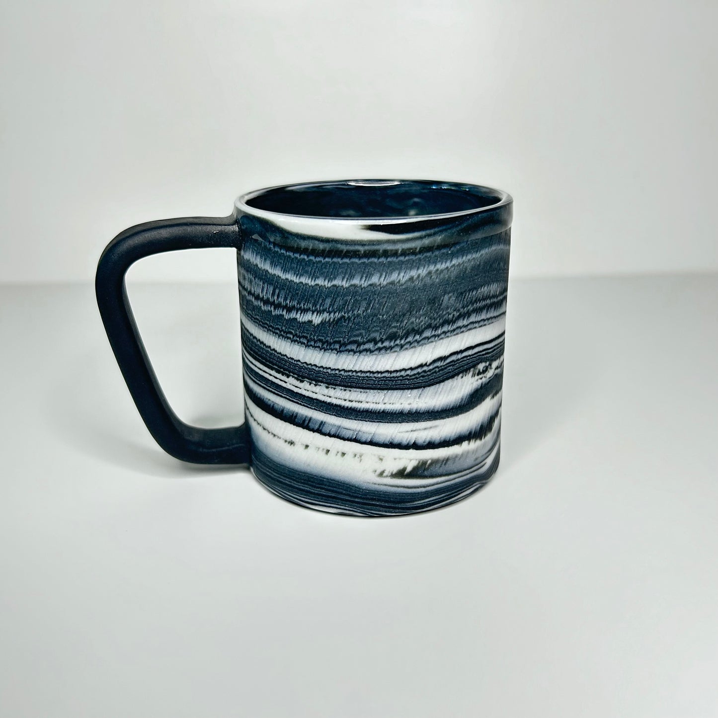 Black and White Chattered Porcelain Mug