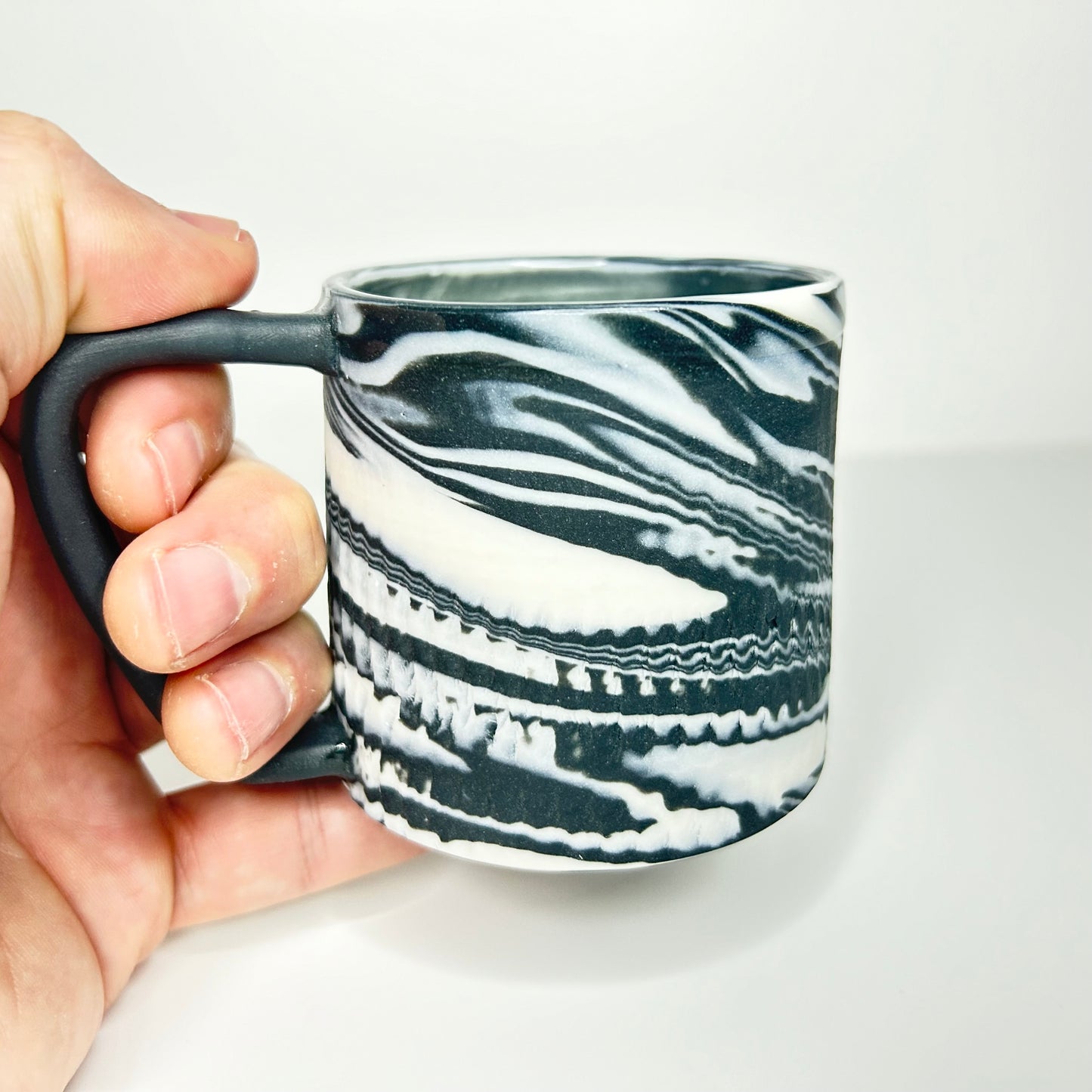 Black and White Chattered Porcelain Mug