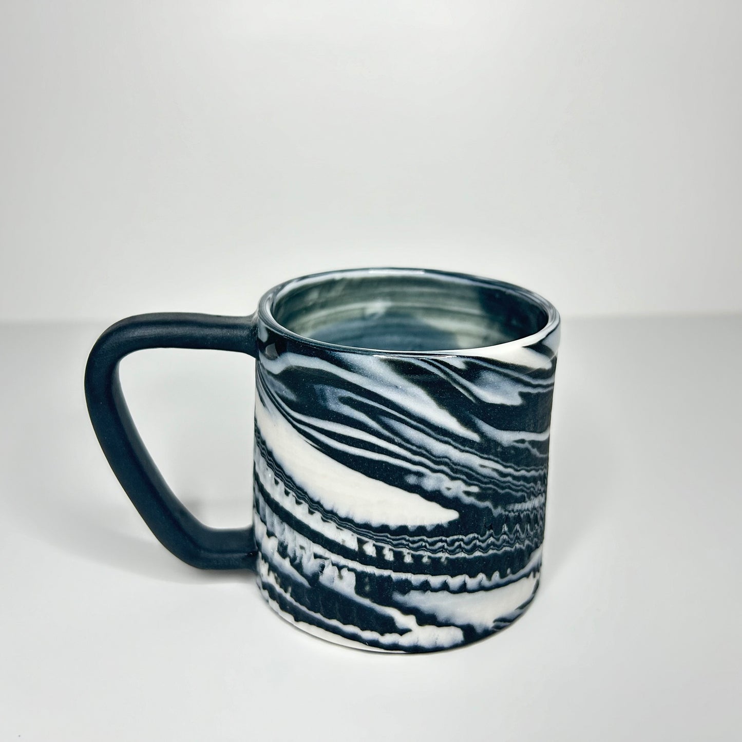 Black and White Chattered Porcelain Mug