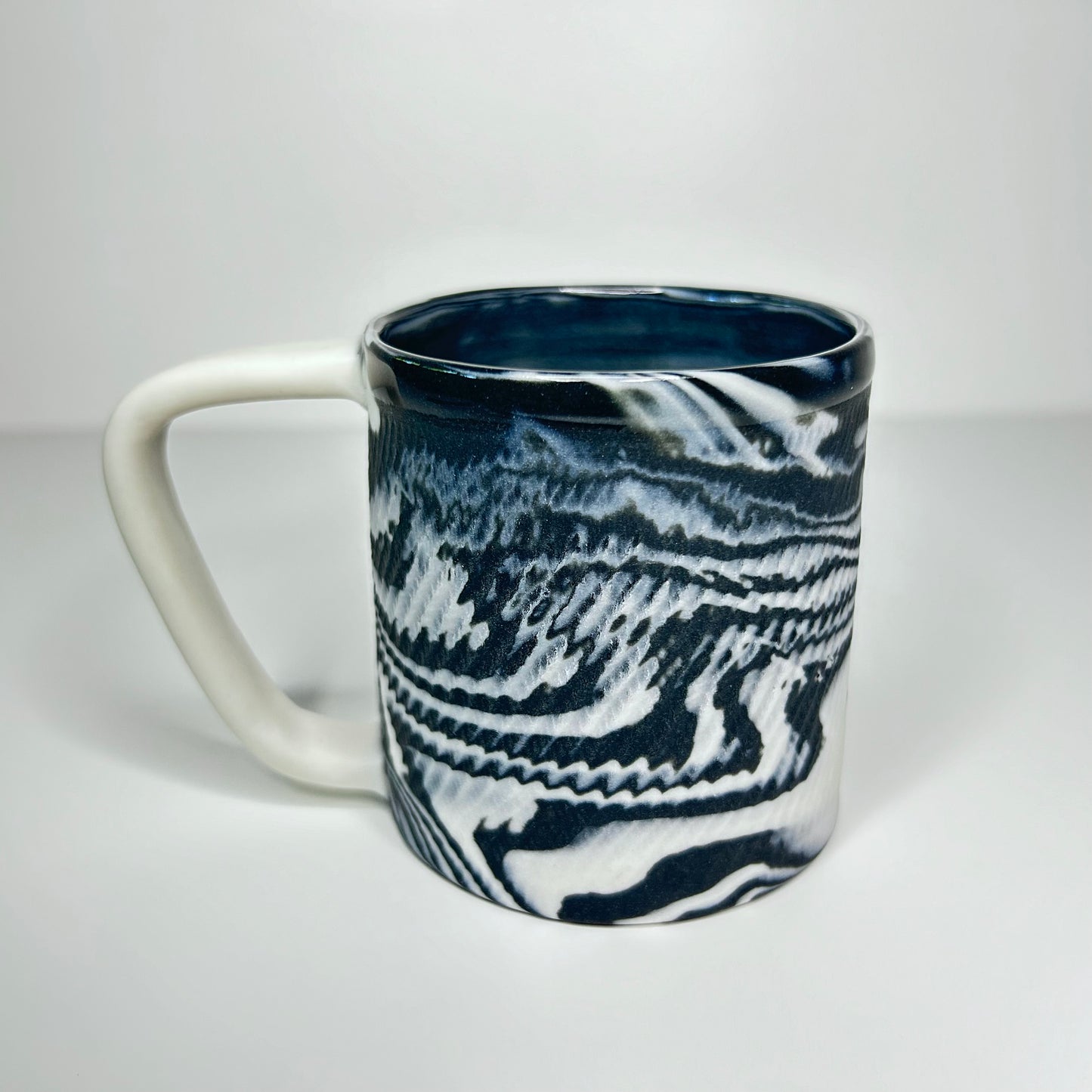 Black and White Chattered Porcelain Mug