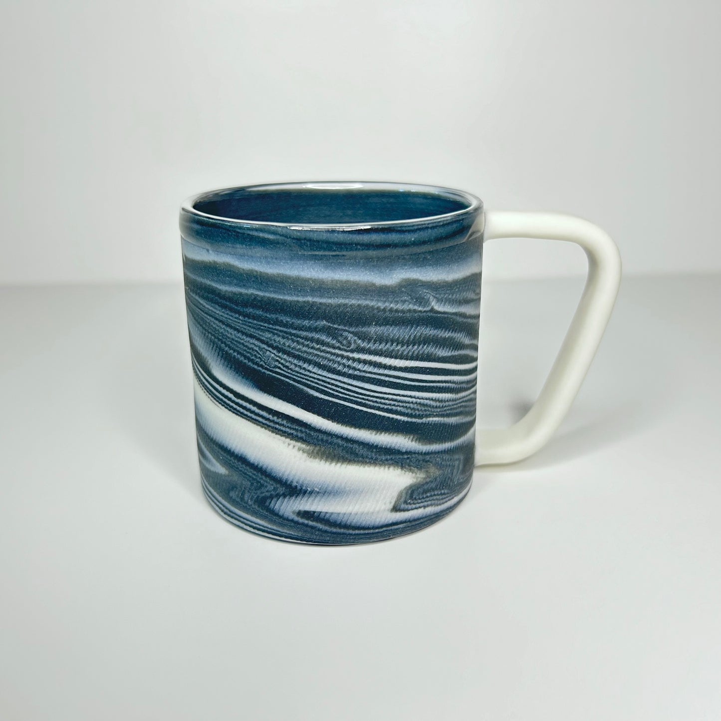 Black and White Chattered Porcelain Mug