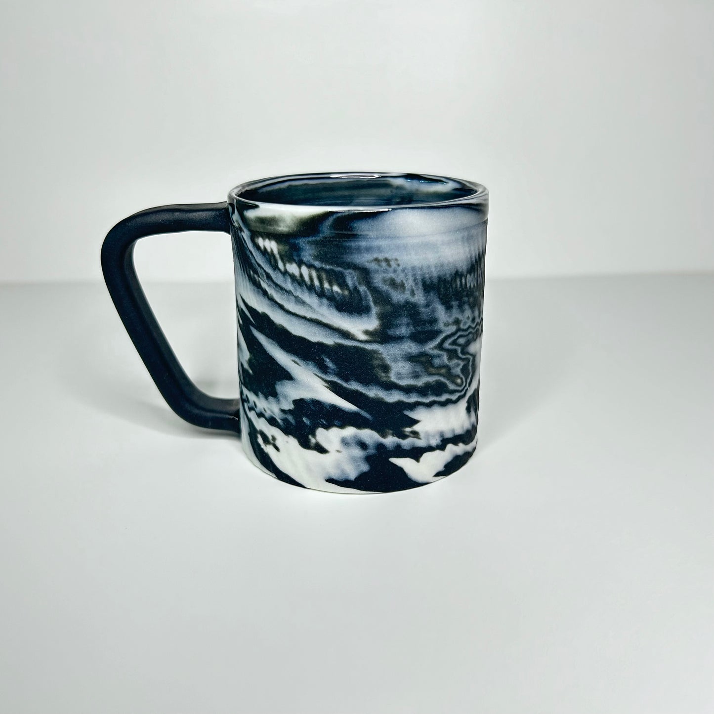 Black and White Chattered Porcelain Mug