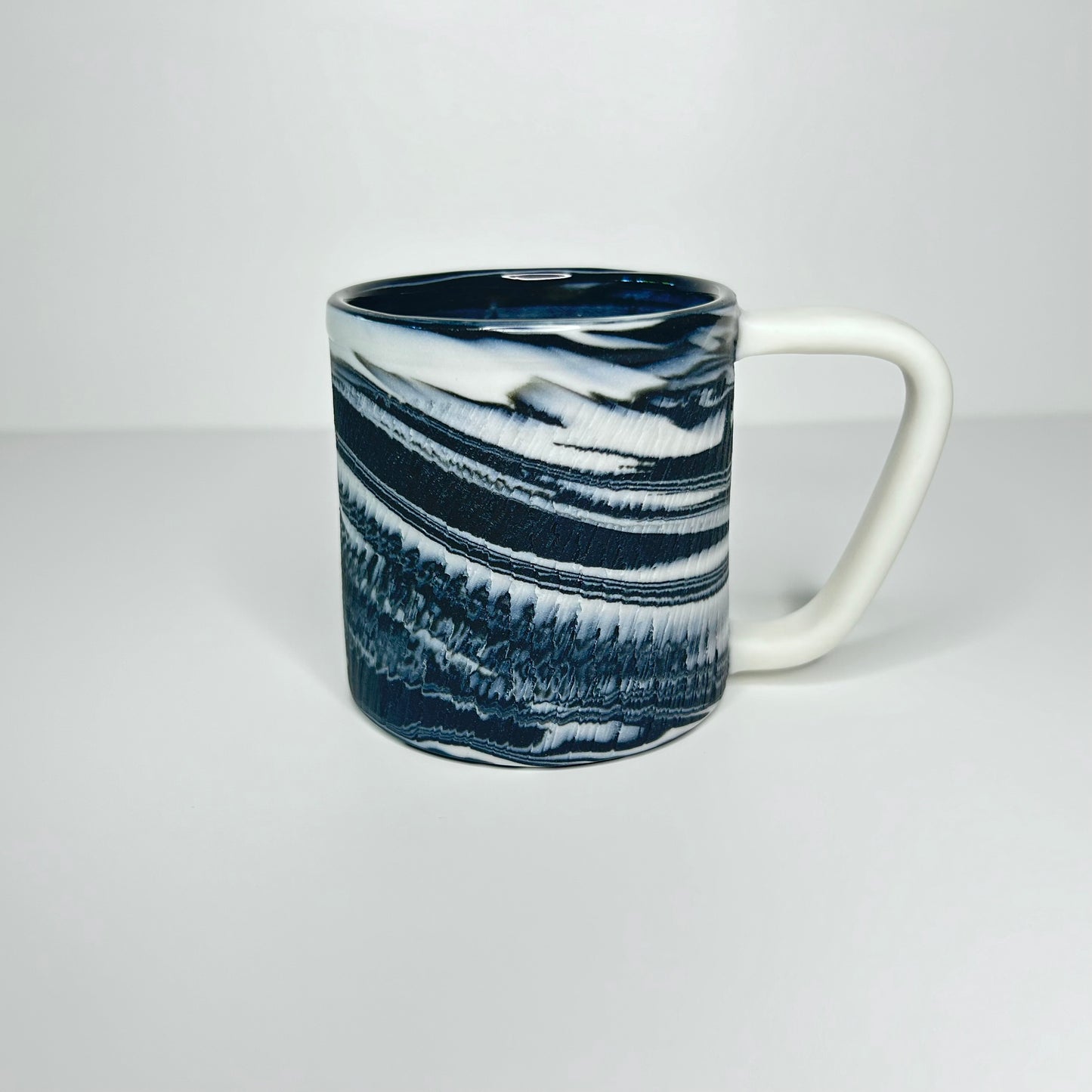 Black and White Chattered Porcelain Mug