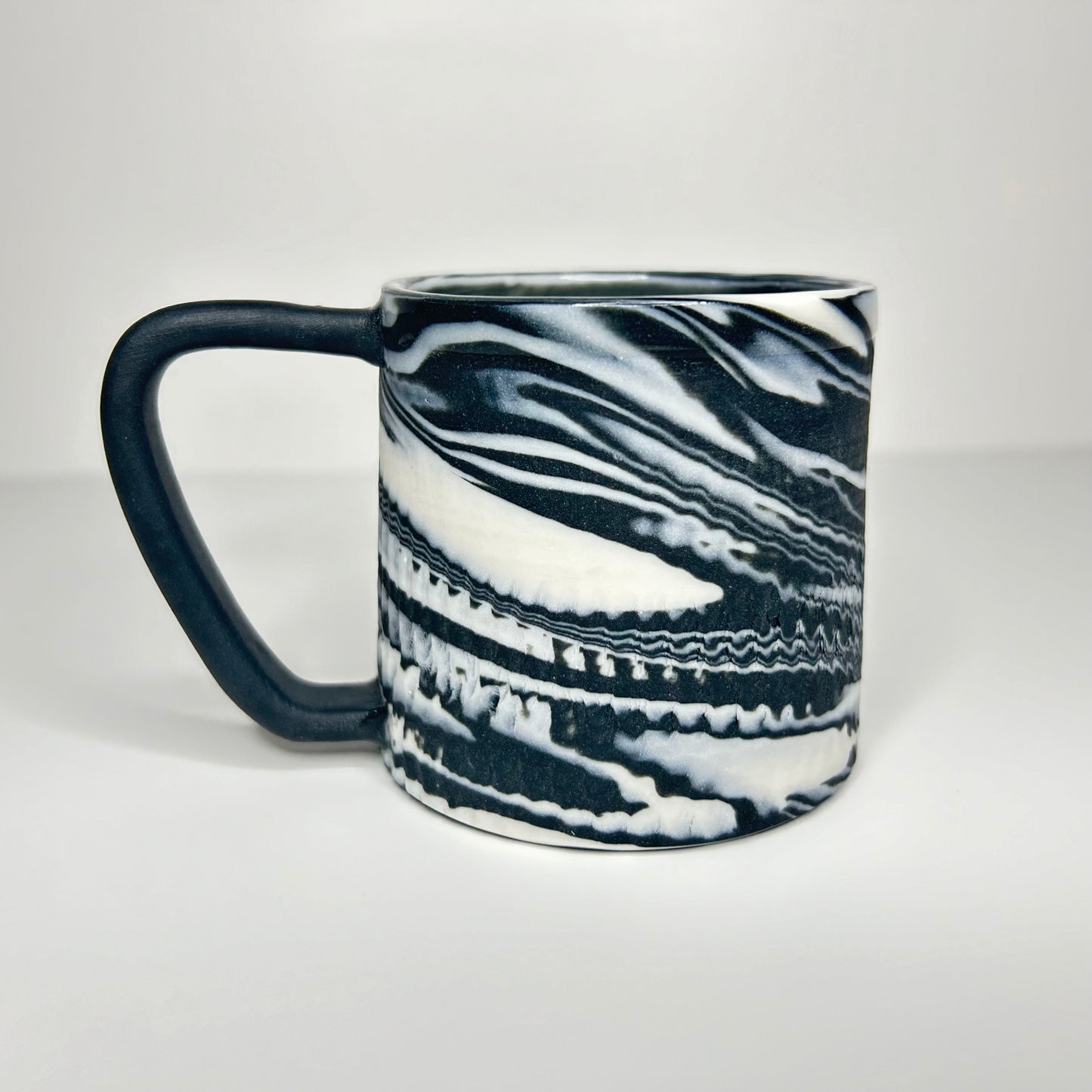 Black and White Chattered Porcelain Mug