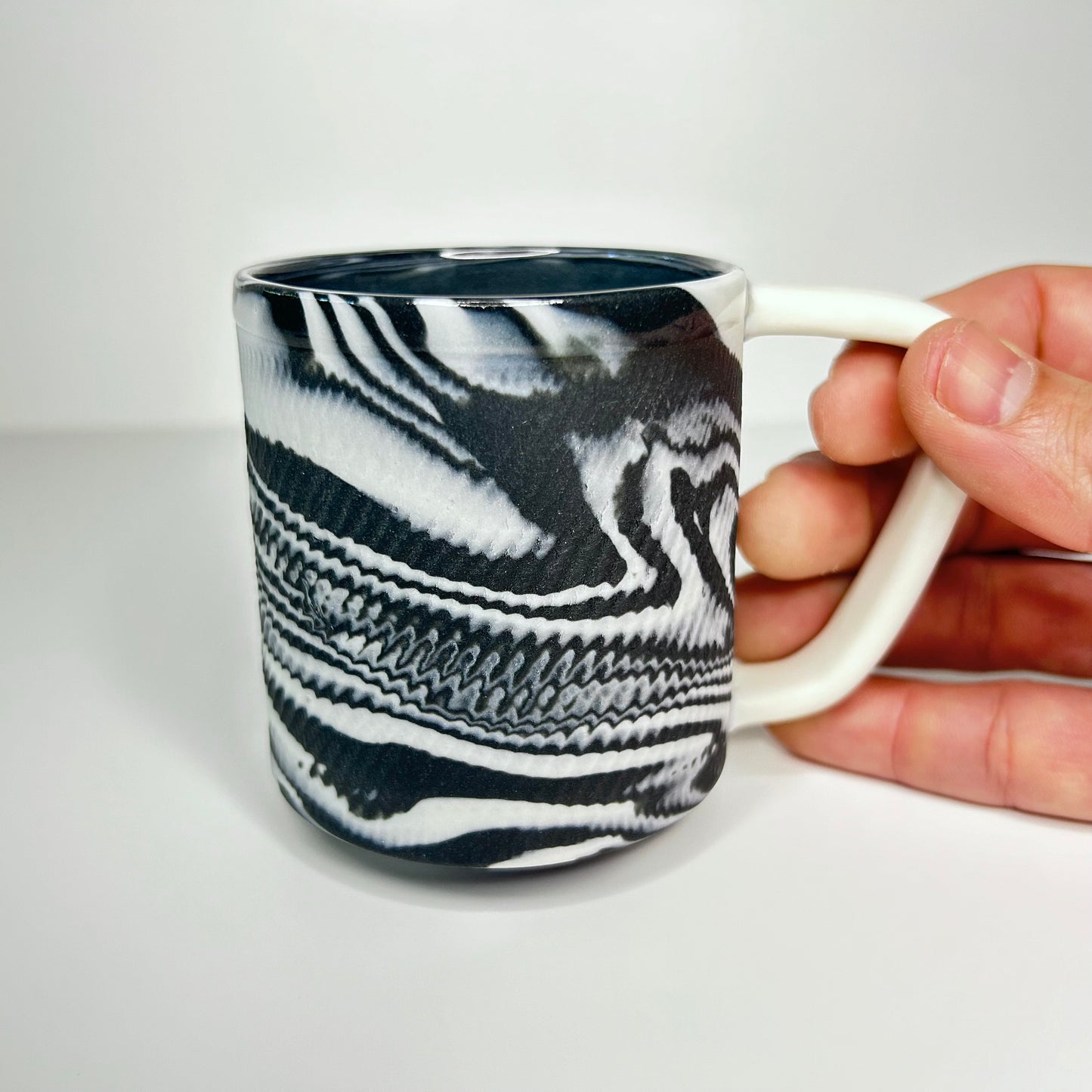 Black and White Chattered Porcelain Mug