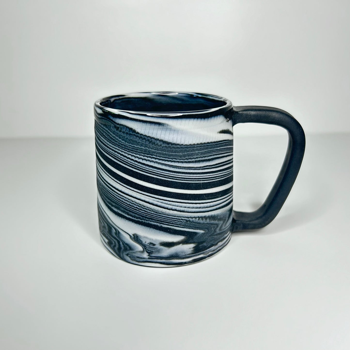 Black and White Chattered Porcelain Mug