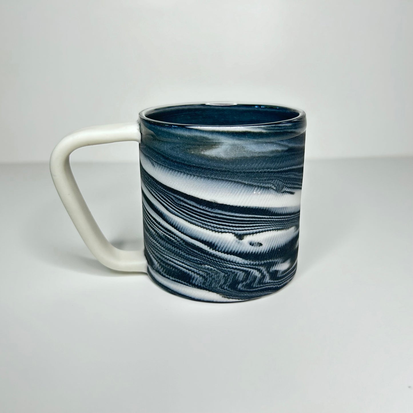 Black and White Chattered Porcelain Mug