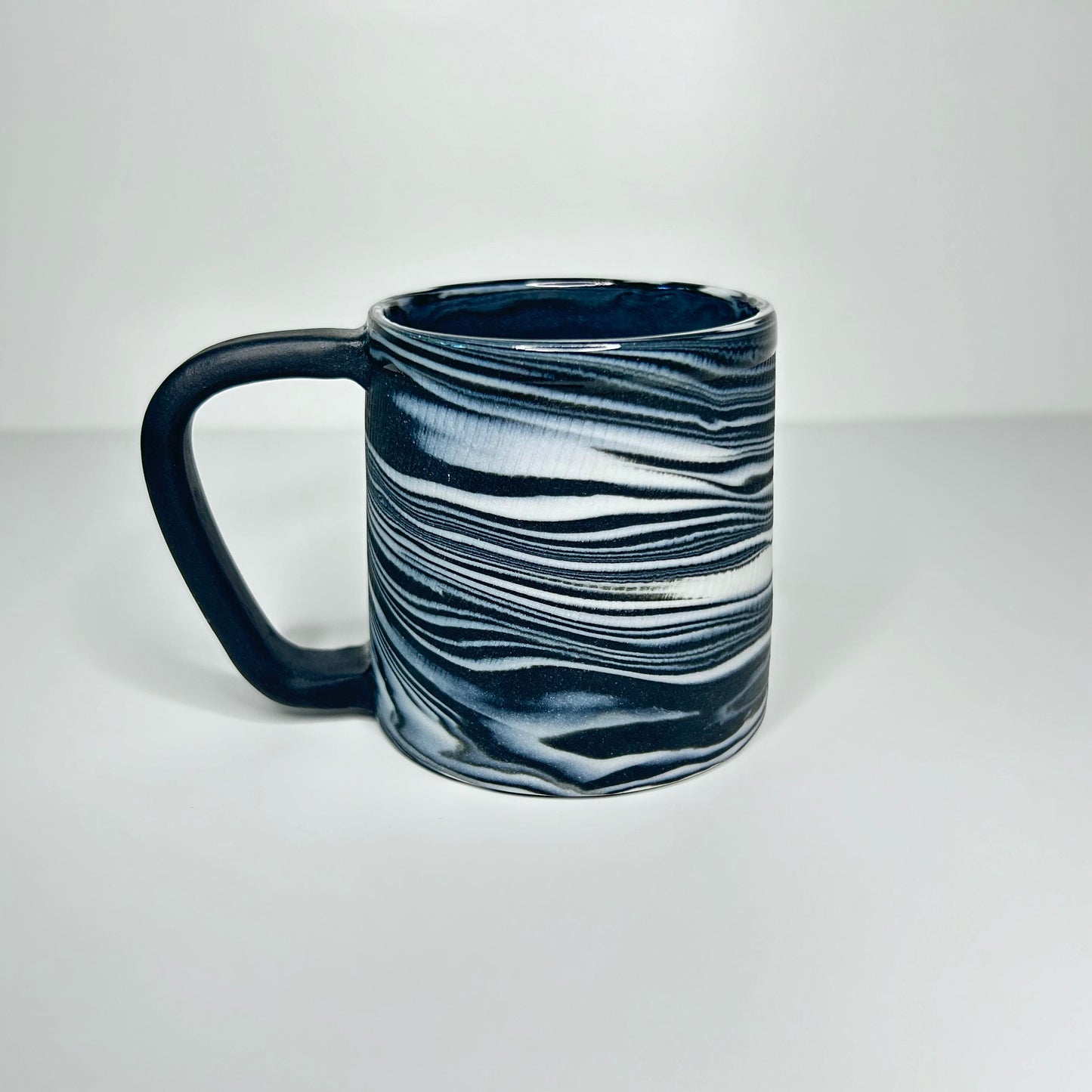 Black and White Chattered Porcelain Mug