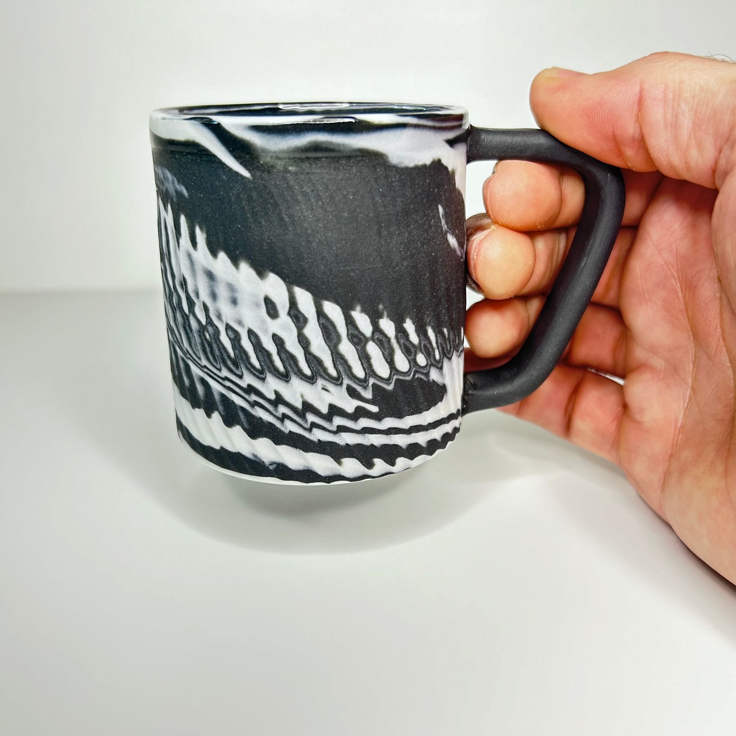 Black and White Chattered Porcelain Mug